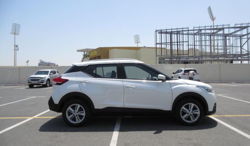 NISSAN KICKS WHITE 2020 full