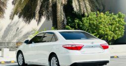 TOYOTA CAMRY 2017 WHITE MID