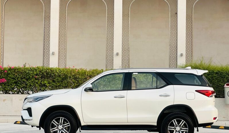 TOYOTA FORTUNER 2022 WHITE full